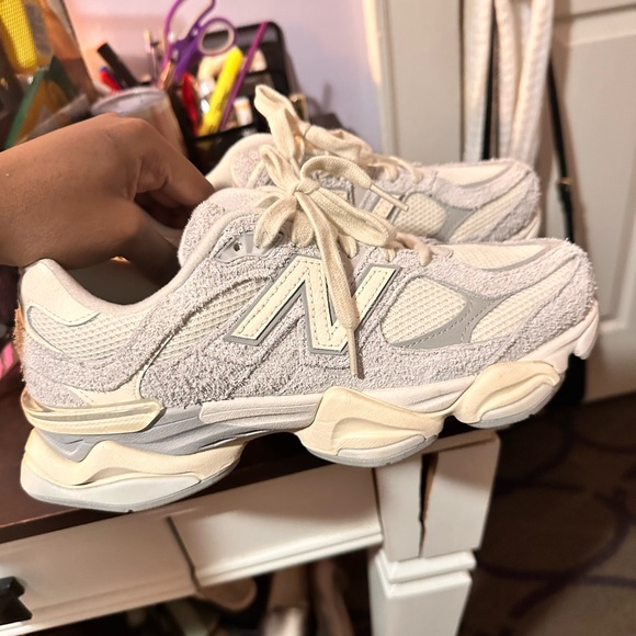 New Balance Sneakers - Picture 4 of 7